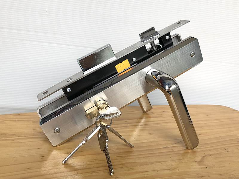 Khóa tay gạt inox Việt Tiệp 04193