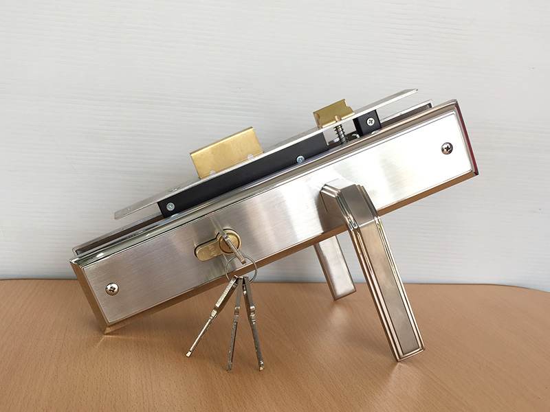 Khóa tay gạt inox Việt Tiệp 04933