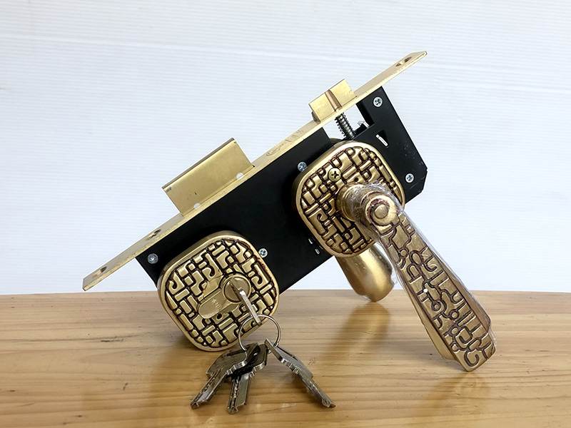 Khóa tay gạt phân thể 04087
