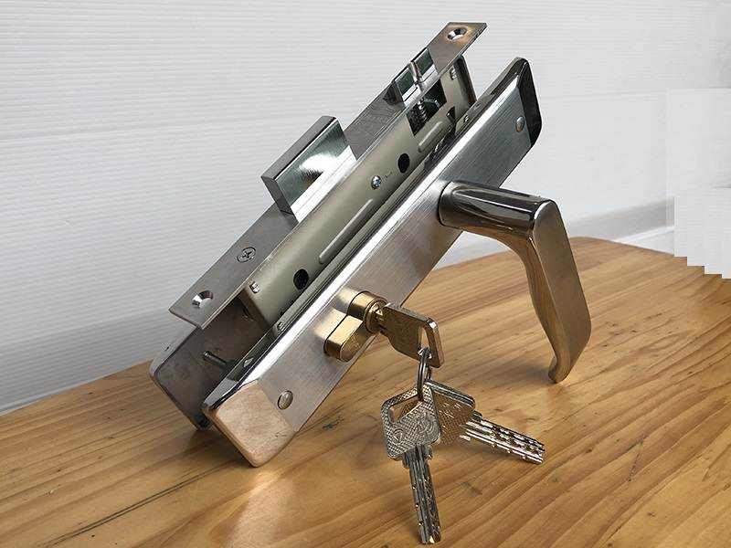 Khóa tay nắm inox Việt Tiệp 04723