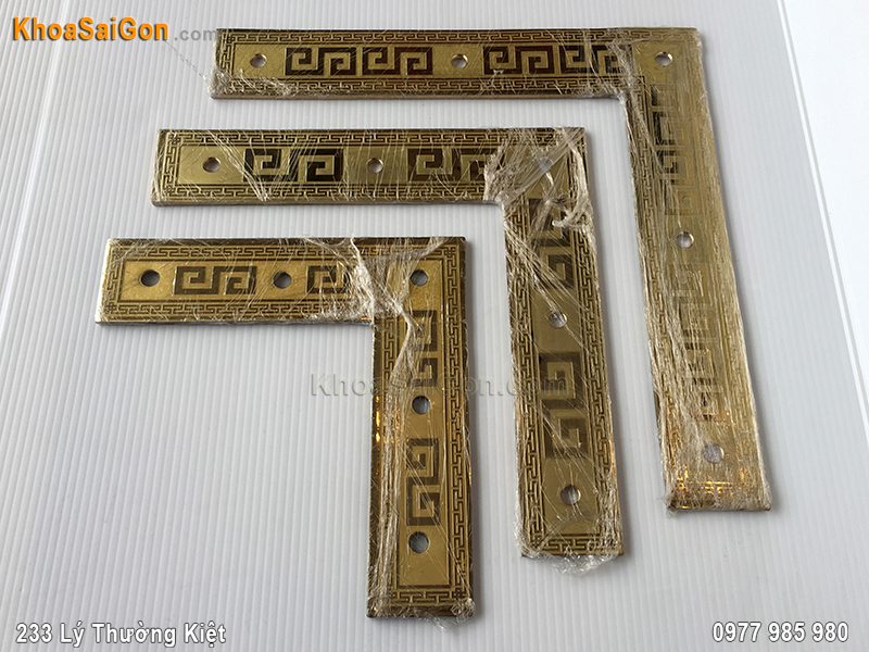 Ke g&oacute;c cửa cổng bằng đồng -3