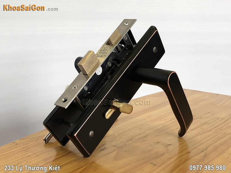 Kh&oacute;a cửa tay nắm mạ đồng đen SS5810-ABC -3