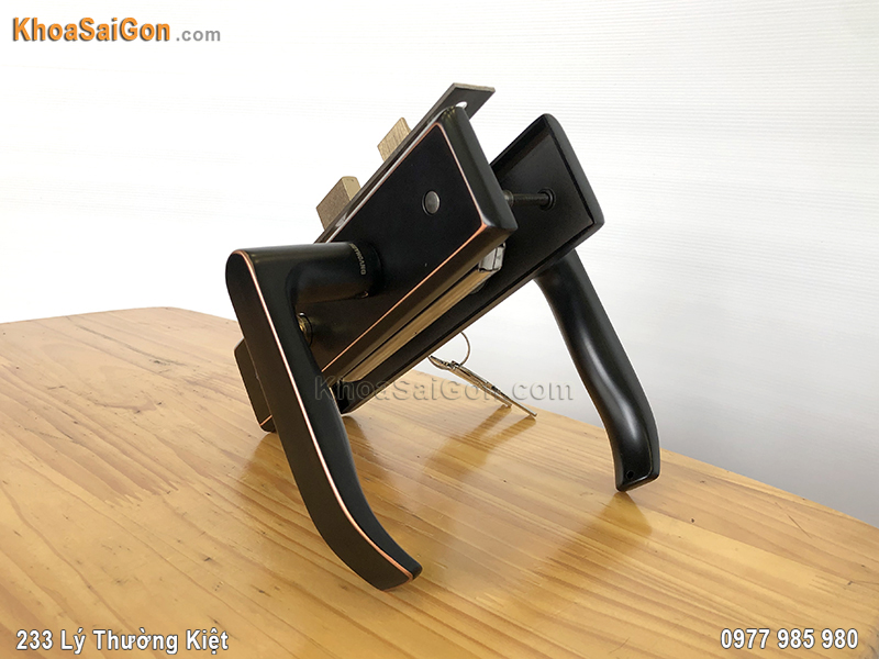 Kh&oacute;a cửa tay nắm mạ đồng đen SS5810-ABC -7