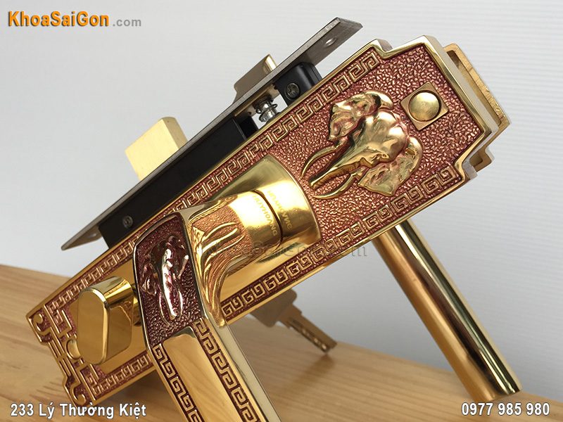 Kh&oacute;a tay nắm Huy Ho&agrave;ng HCP5828-3