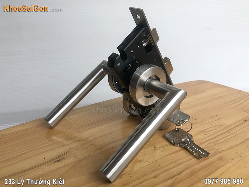 Kh&oacute;a tay nắm ph&acirc;n thể Huy Ho&agrave;ng SS5834 -6