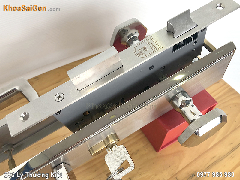 Kh&oacute;a đại sảnh inox Việt Tiệp 04292 - 2
