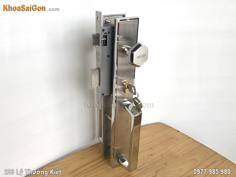 Kh&oacute;a đại sảnh inox Việt Tiệp 04292 - 6