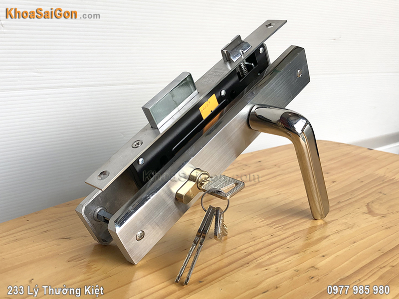 Kh&oacute;a tay gạt inox Việt Tiệp 04193 - 1