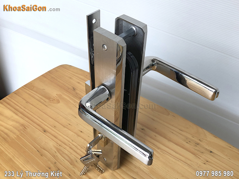 Kh&oacute;a tay gạt inox Việt Tiệp 04193 - 4