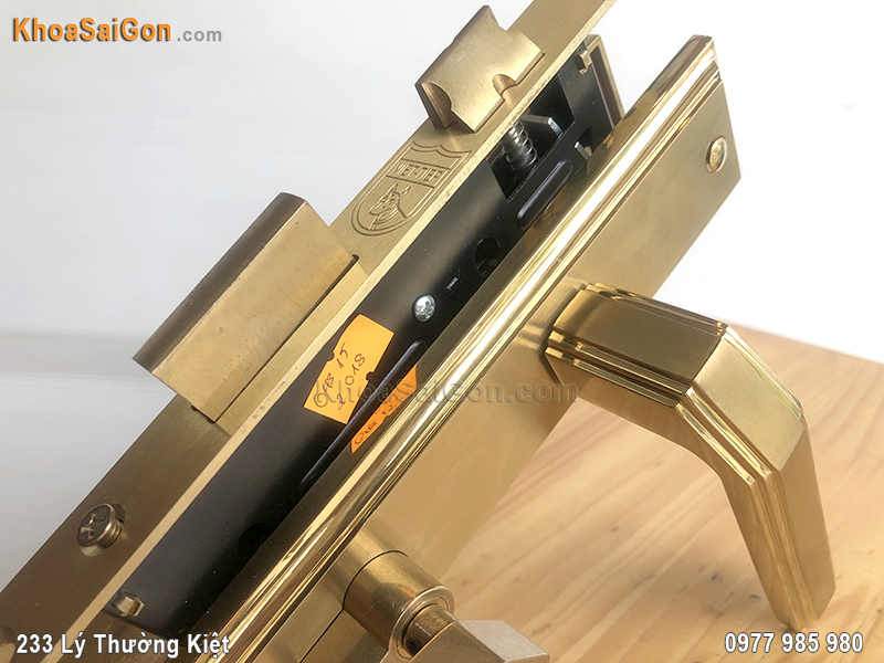 Kh&oacute;a tay gạt inox Việt Tiệp 04315 - 4