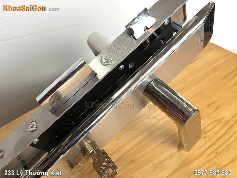 Khóa tay gạt inox Việt Tiệp 04823 -4 Khóa tay gạt inox Việt Tiệp 04823 -4
