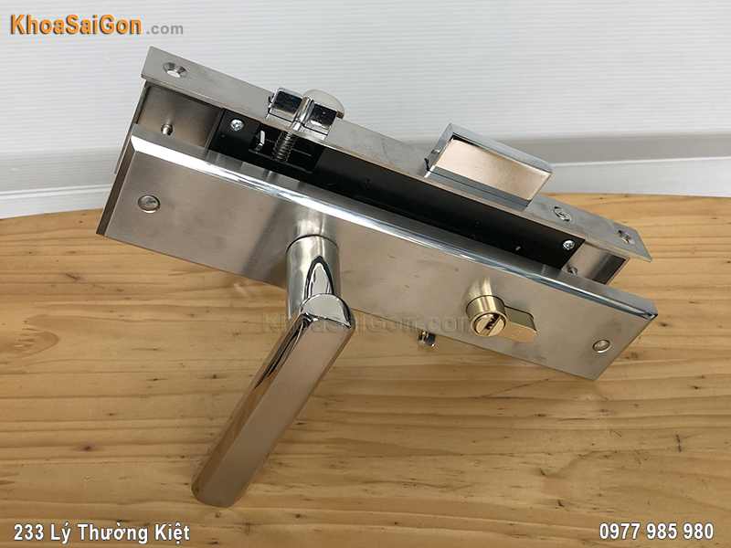 Khóa tay gạt inox Việt Tiệp 04824 -4 Khóa tay gạt inox Việt Tiệp 04824 -4