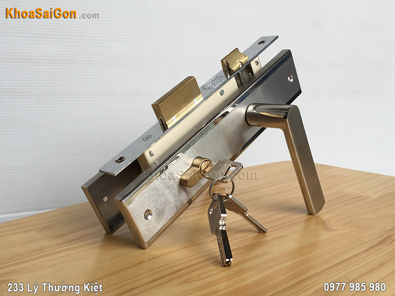 Kh&oacute;a tay gạt inox Việt Tiệp 04825 -1