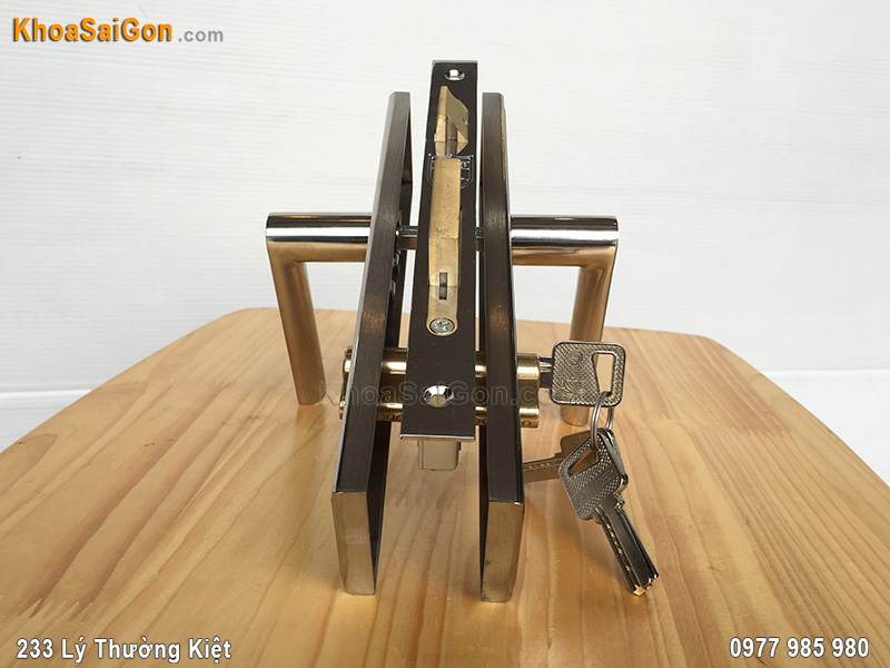 Kh&oacute;a tay gạt inox Việt Tiệp 04825 -5