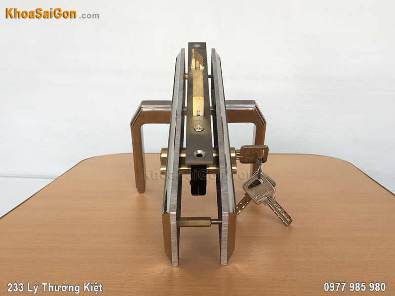 Kh&oacute;a tay gạt inox Việt Tiệp 04933 -3