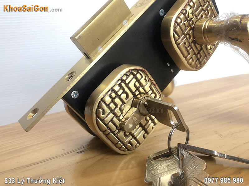 khoa-tay-gat-phan-the-04087-3