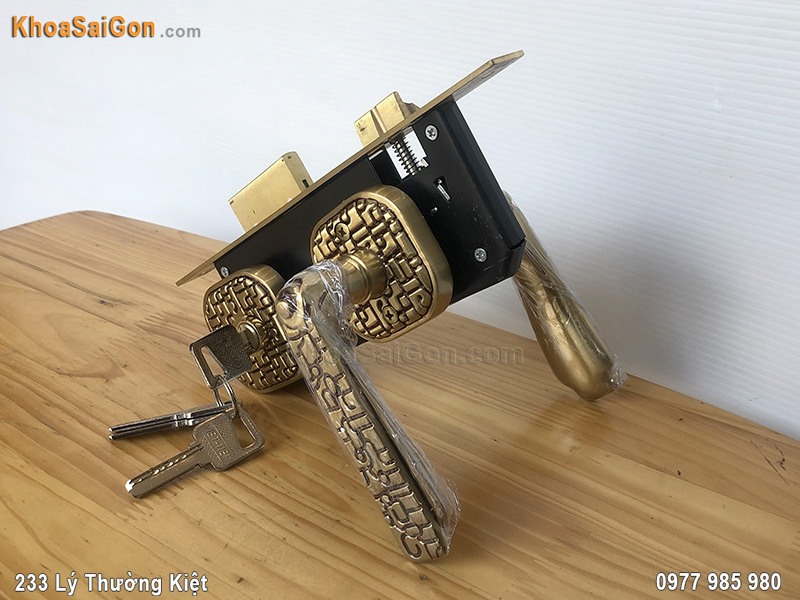 khoa-tay-gat-phan-the-04087-6