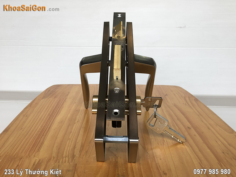 Kh&oacute;a tay gạt cửa ch&iacute;nh Việt Tiệp 04944 - 2