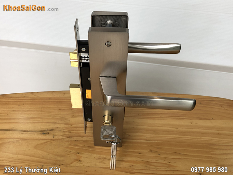 Kh&oacute;a tay gạt cửa ch&iacute;nh Việt Tiệp 04944 - 6
