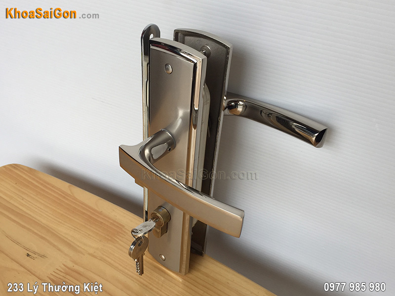 Kh&oacute;a tay nắm cửa đi Việt Tiệp 04906 - 5