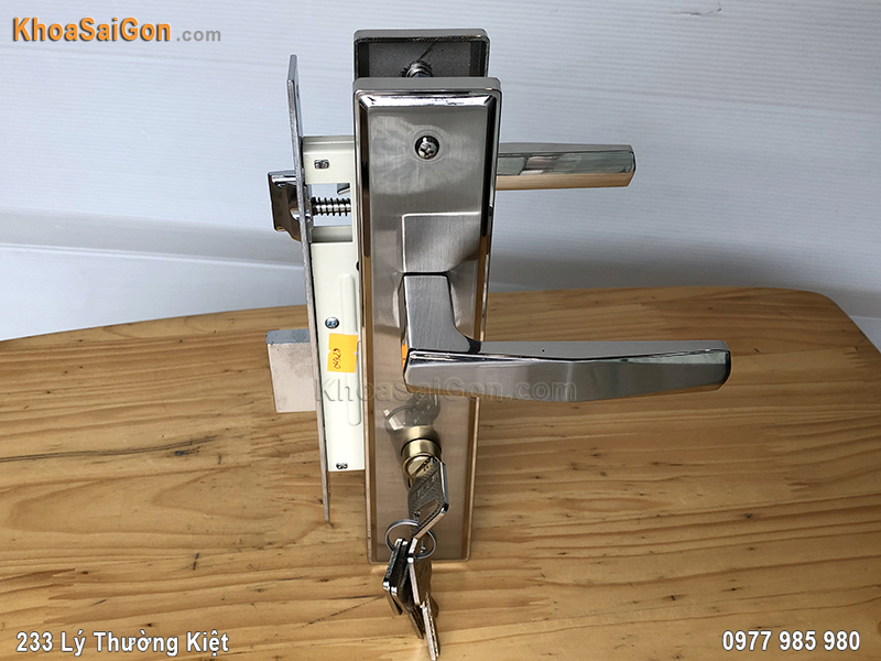 Kh&oacute;a tay gạt cửa ra v&agrave;o Việt Tiệp 04928 - 4