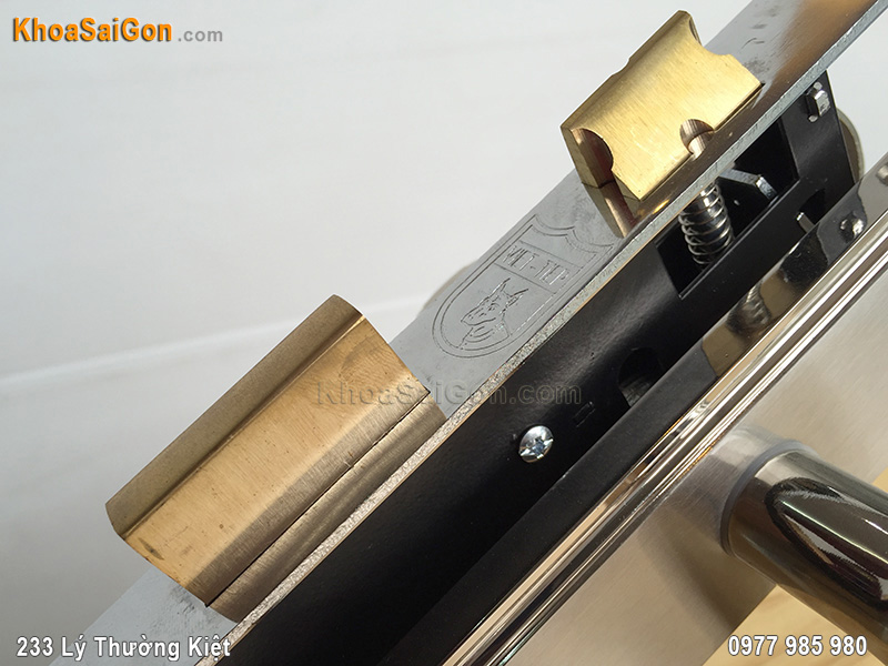 Kh&oacute;a cửa ph&ograve;ng Việt Tiệp 04271 - 2