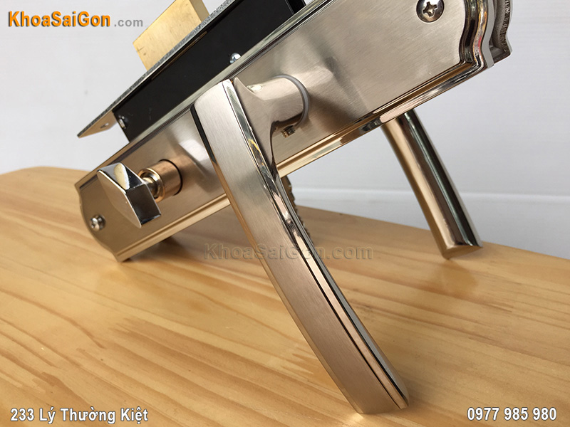 Kh&oacute;a cửa ph&ograve;ng Việt Tiệp 04271 - 3