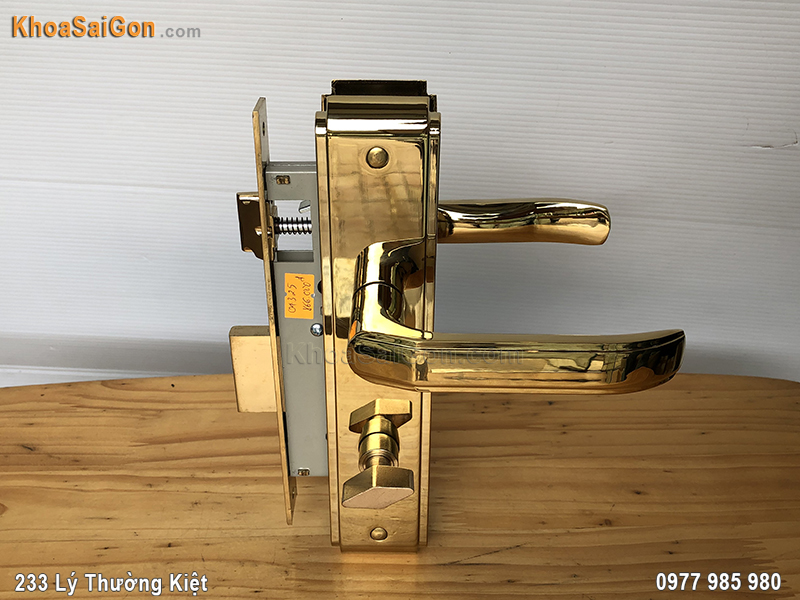 Kh&oacute;a cửa th&ocirc;ng ph&ograve;ng Việt Tiệp 04325 - 4