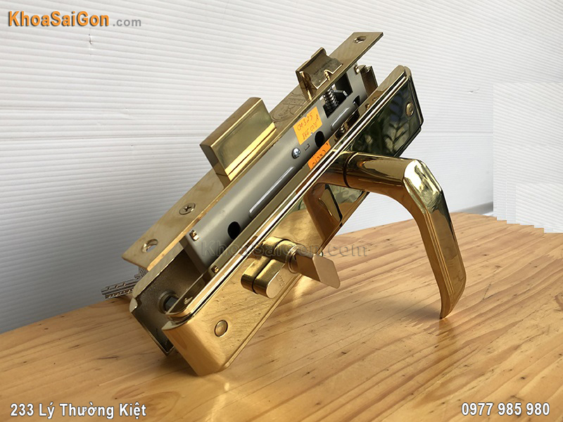 Kh&oacute;a cửa th&ocirc;ng ph&ograve;ng Việt Tiệp 04325 - 5