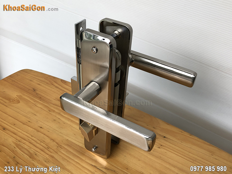 Khóa tay gạt cửa thông phòng Việt Tiệp 04332 - 6 Khóa tay gạt cửa thông phòng Việt Tiệp 04332 - 6