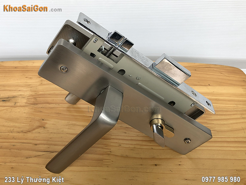 Kh&oacute;a tay nắm cửa th&ocirc;ng ph&ograve;ng Việt Tiệp 04344 - 3