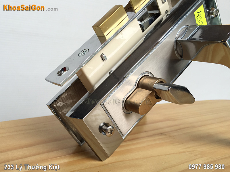 Kh&oacute;a tay nắm cửa th&ocirc;ng ph&ograve;ng Việt Tiệp 04502 - 2