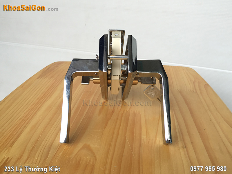 Kh&oacute;a tay nắm cửa th&ocirc;ng ph&ograve;ng Việt Tiệp 04502 - 4
