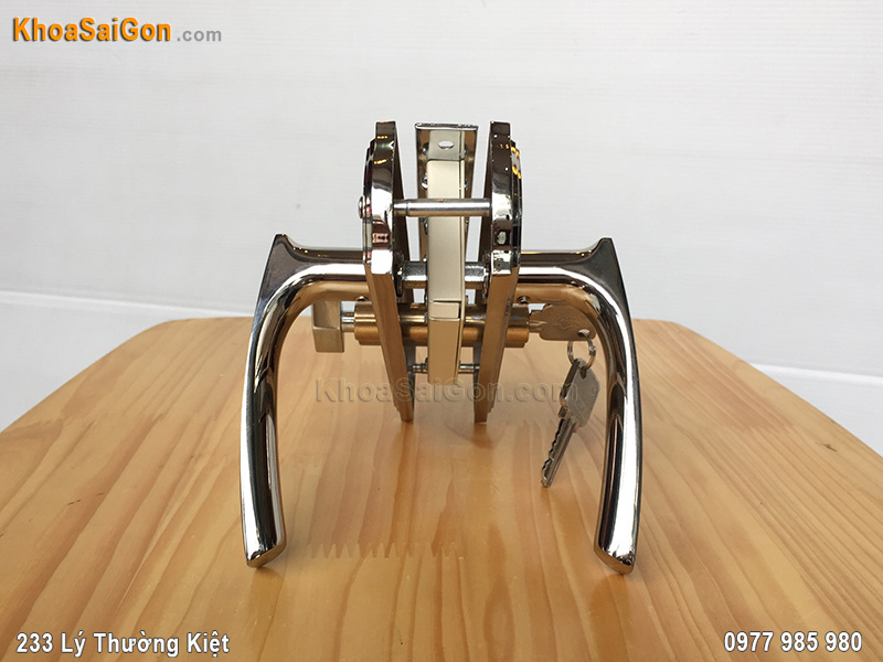 Khóa tay nắm cửa thông phòng Việt Tiệp 04504 - 5 Khóa tay nắm cửa thông phòng Việt Tiệp 04504 - 5