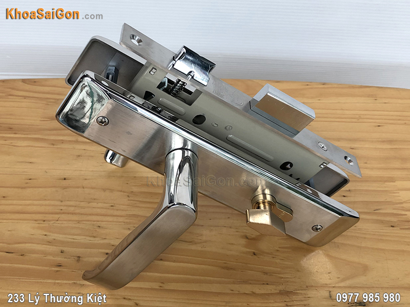 Kh&oacute;a tay nắm inox Việt Tiệp 04723 - 1