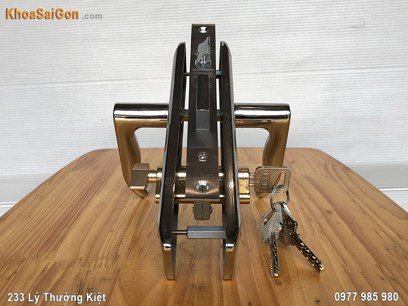 Kh&oacute;a tay nắm inox Việt Tiệp 04723 - 3