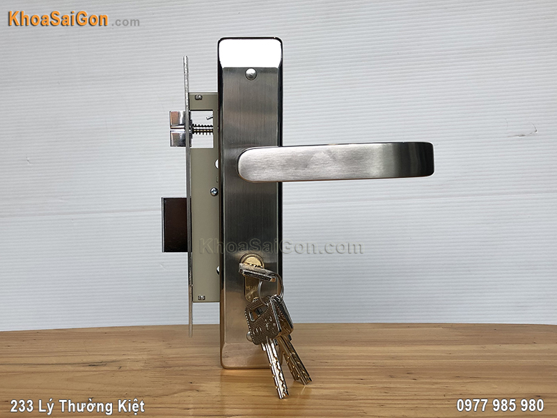 Kh&oacute;a tay nắm inox Việt Tiệp 04723 - 6