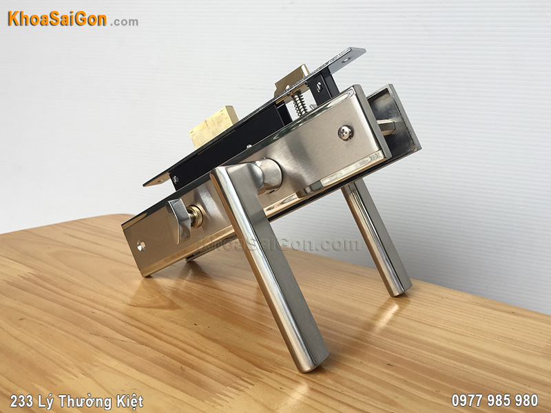 Kh&oacute;a th&ocirc;ng ph&ograve;ng inox Việt Tiệp 04470 - 2