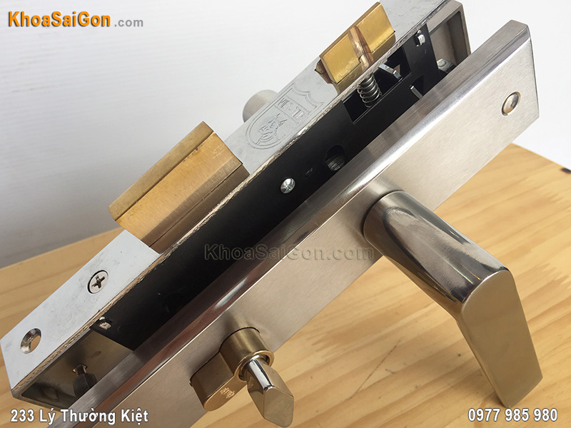 Kh&oacute;a th&ocirc;ng ph&ograve;ng inox Việt Tiệp 04474 - 3